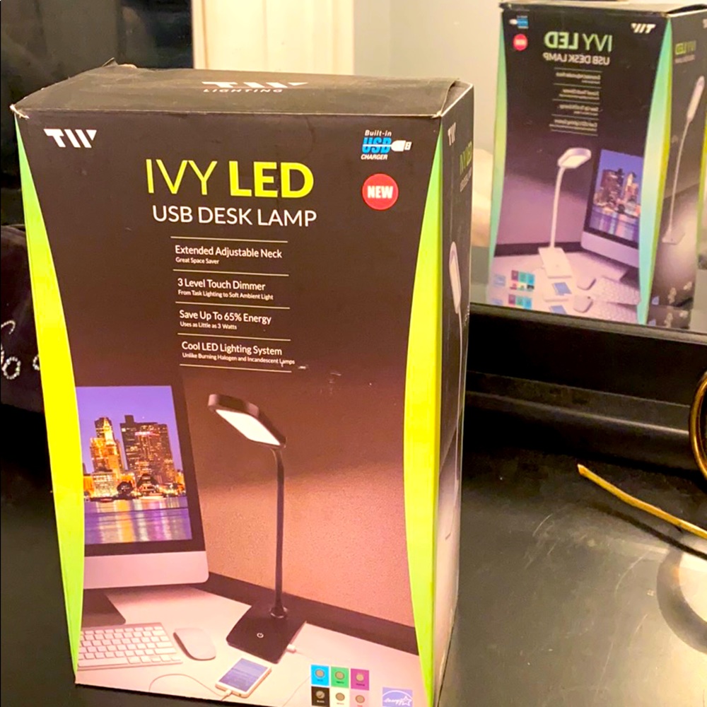 IVY LED USB Desk Lamp